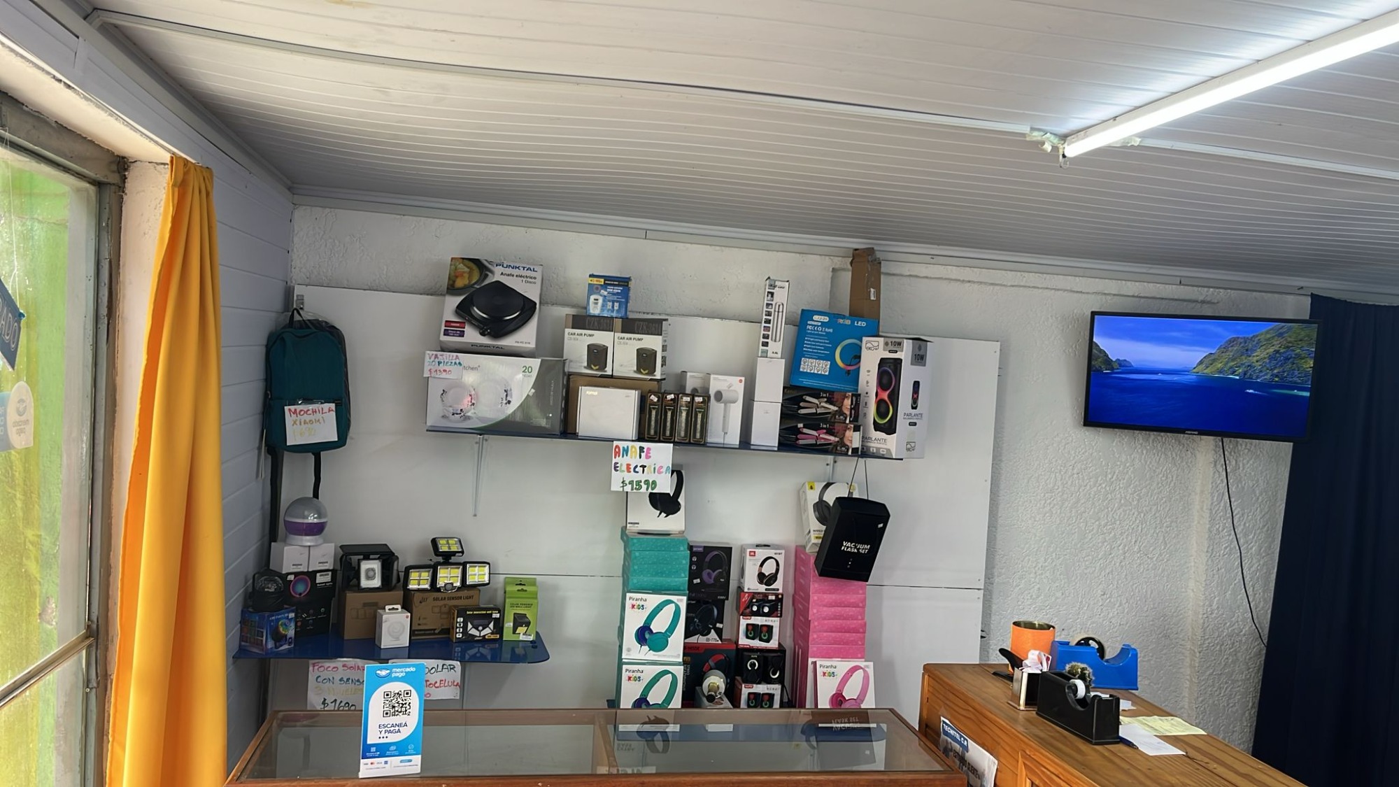 Tecnitel C&R Tecnitel C&R MOUSES
PARLANTES
PROTECTOR PANTALLA
TECLADOS
REPAR