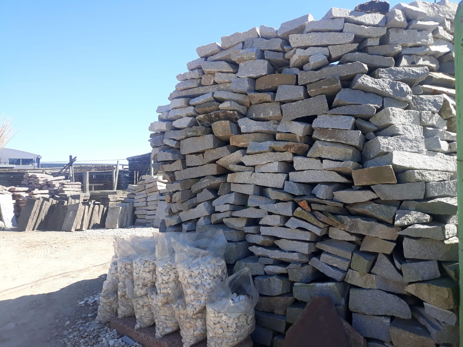 BARRACA MILSHI BARRACA MILSHI  