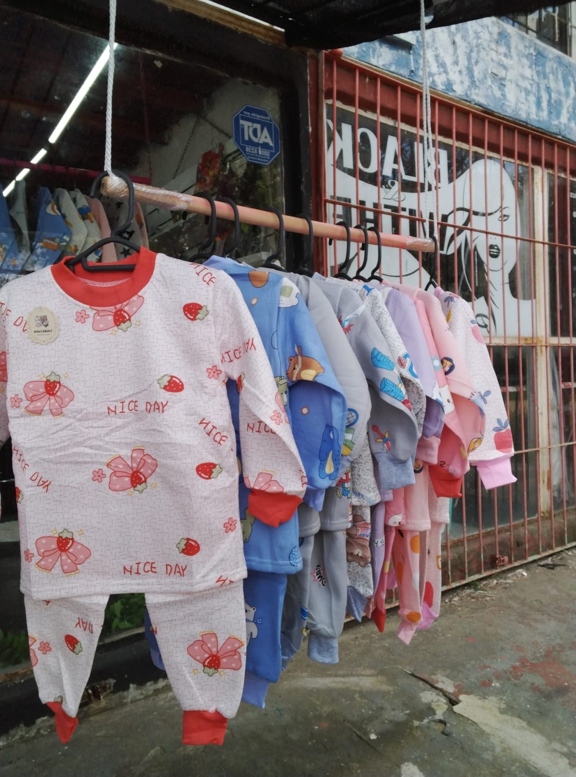 TIENDA ROPA CHETO MAL  