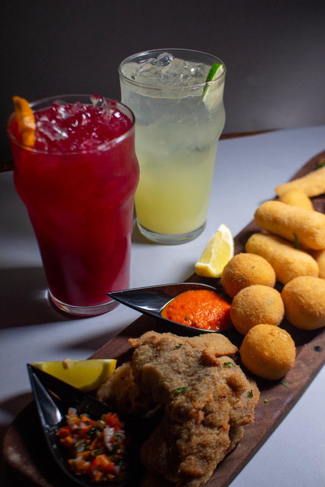 OCHO NUDOS  Viene con milanesitas de lomo, croquetitas de ques