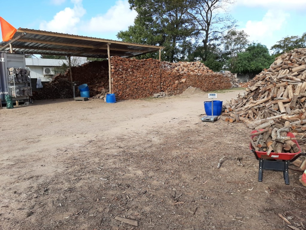 LA ARISCONA Leñeria La Ariscona 098560905 Leñeria La Ariscona 098560905