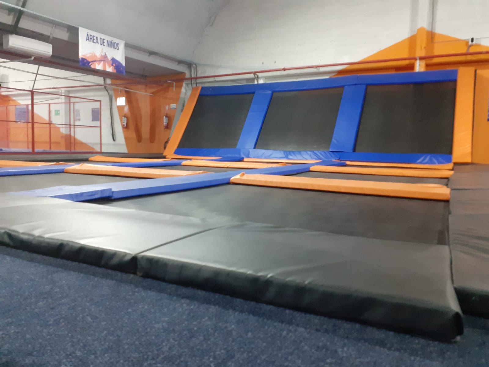SUMMIT TRAMPOLINE PARK MONTEVIDEO  