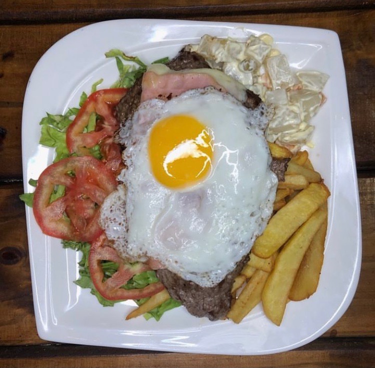 LA CANILLA Chivito al plato 