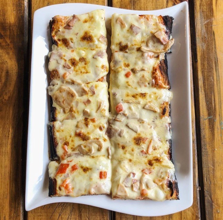 LA CANILLA Pizza caruso 