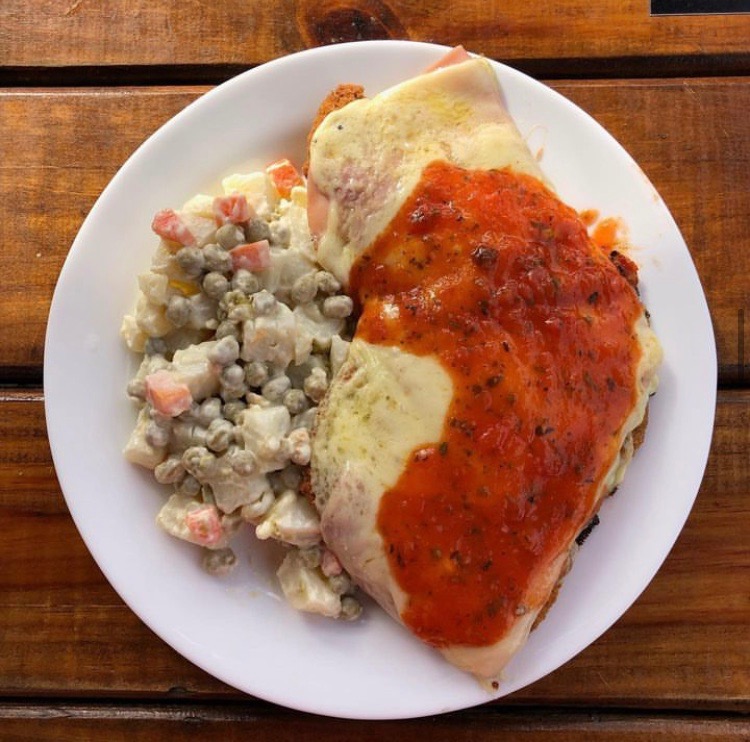 LA CANILLA Milanesa Napolitana con Rusa 