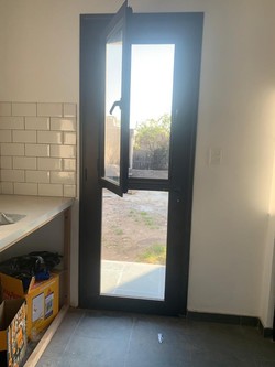 J. L. ALUMINIOS Y VIDRIOS 