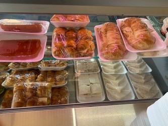 PANADERÍA Y ROTISERIA LA BAGUETTE 