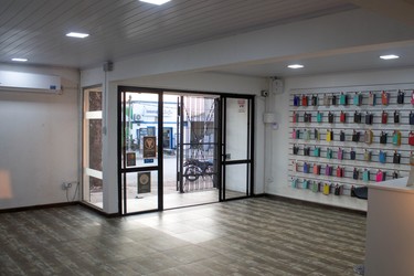 DIAGNOSTICOS & SOLUCIONES Reparación de IPhone y Multimarcas - Venta de celulares y accesorios - Presupuestos sin cargo