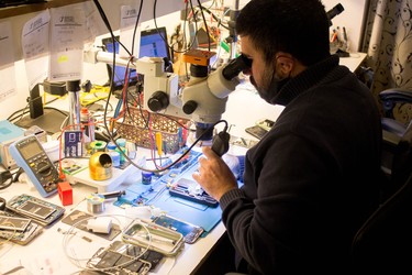 DIAGNOSTICOS & SOLUCIONES Reparación de IPhone y Multimarcas - Venta de celulares y accesorios - Presupuestos sin cargo