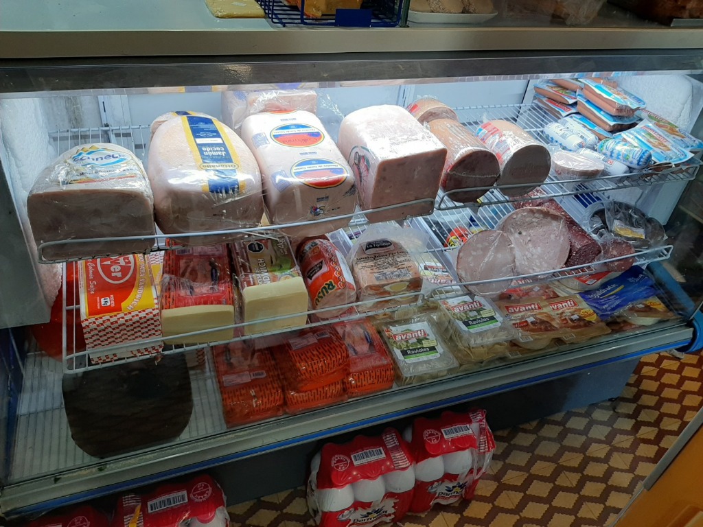 AUTOSERVICIO JULIO Y MABEL  