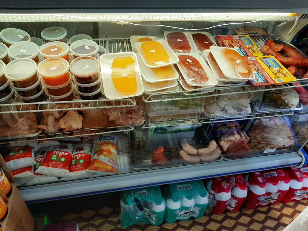 AUTOSERVICIO JULIO Y MABEL  