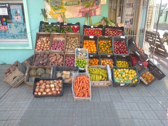 FRUTERÍA M Y N Variedad de frutas y verduras
