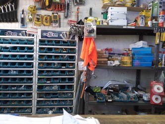 R & A FERRETERÍA Y BARRACA 