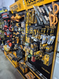 BARRACA Y FERRETERÍA 33 