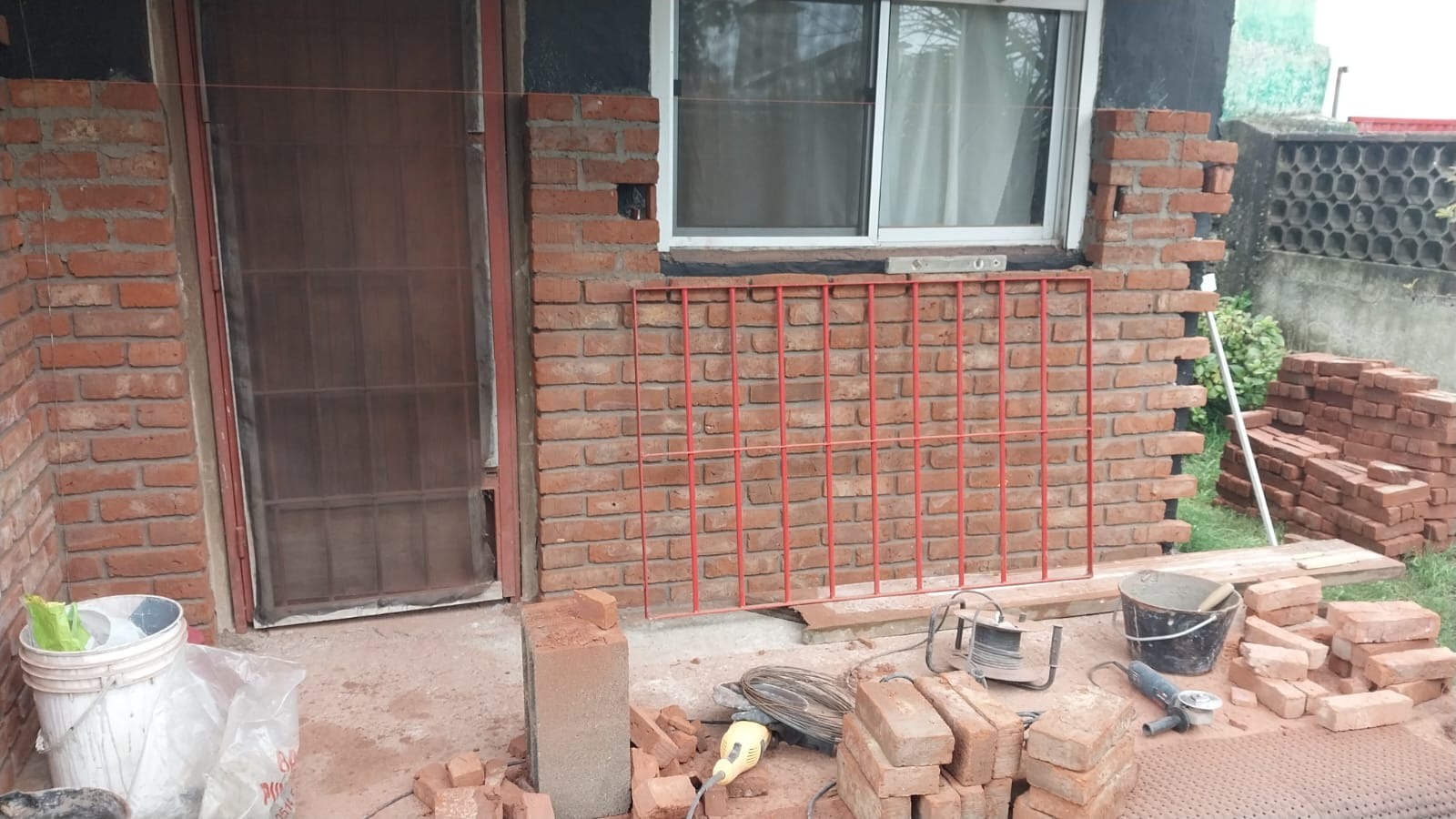 LS PINTURAS Y REFORMAS  