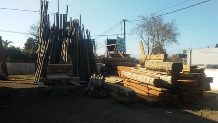 LEÑERÍA Y BARRACA DE LEÓN 