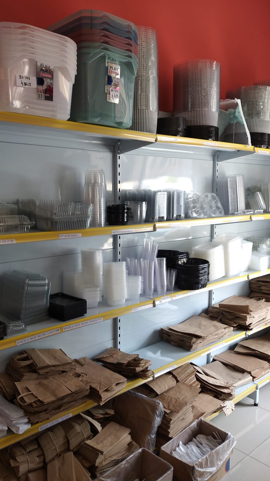 MULTIPLAS Vasos de plàstico, empaques en plàstico, bolsas de papel y màs 