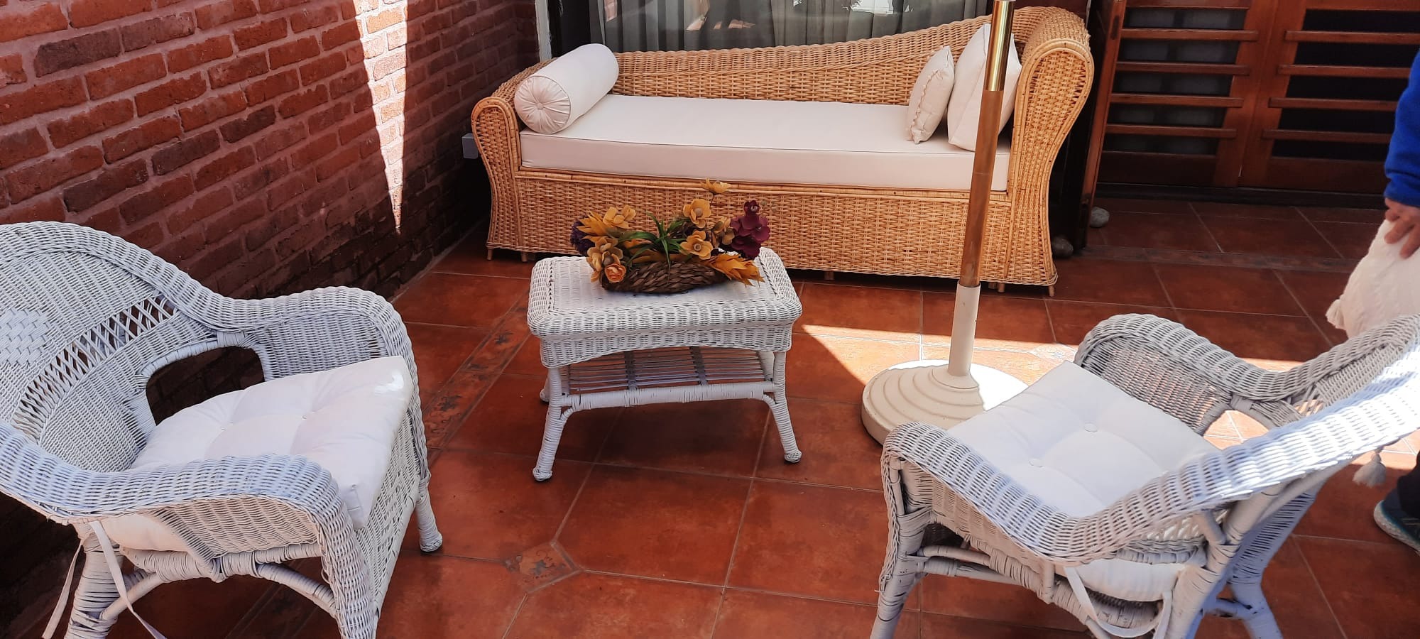 TAPICERIA CUCARO TAPICERIA CUCARO Restauración de muebles en general, vehículos y co