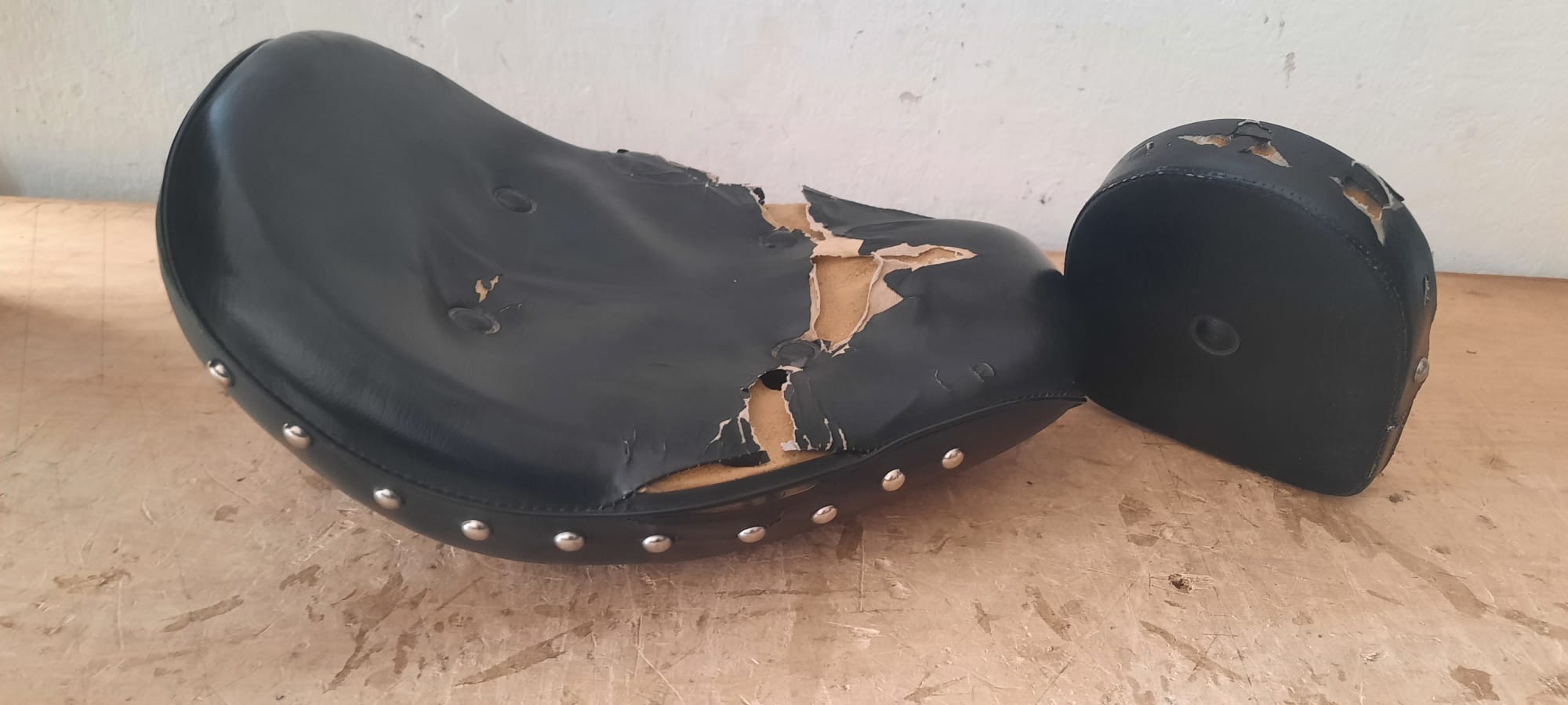 TAPICERIA CUCARO TAPICERIA CUCARO Restauración de muebles en general, vehículos y co