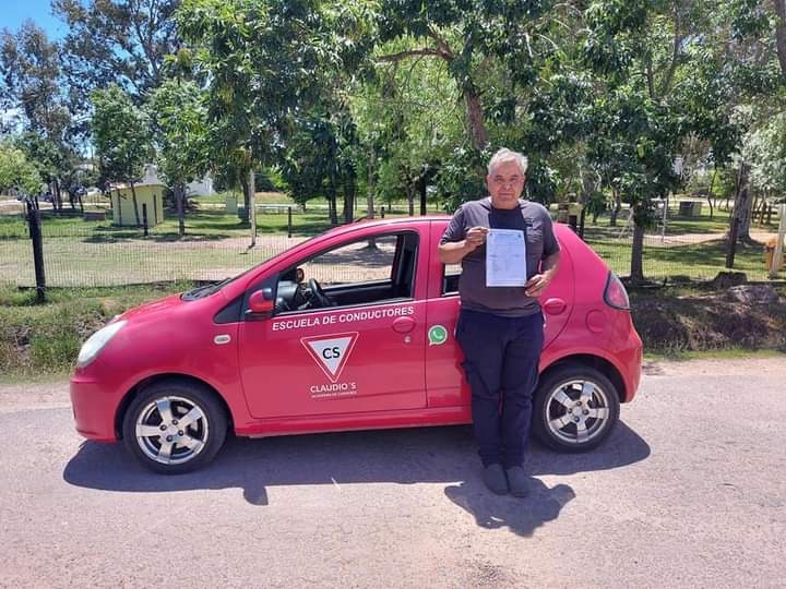 INSTRUCTOR DE MANEJO NICOLAS PONS  