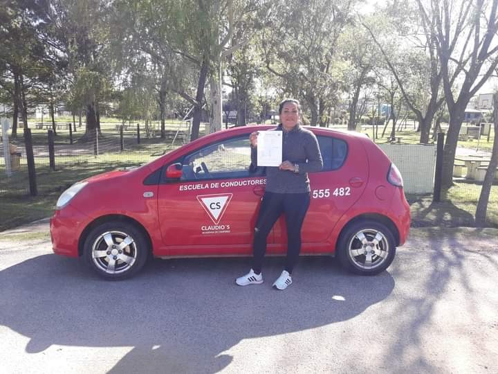 INSTRUCTOR DE MANEJO NICOLAS PONS  