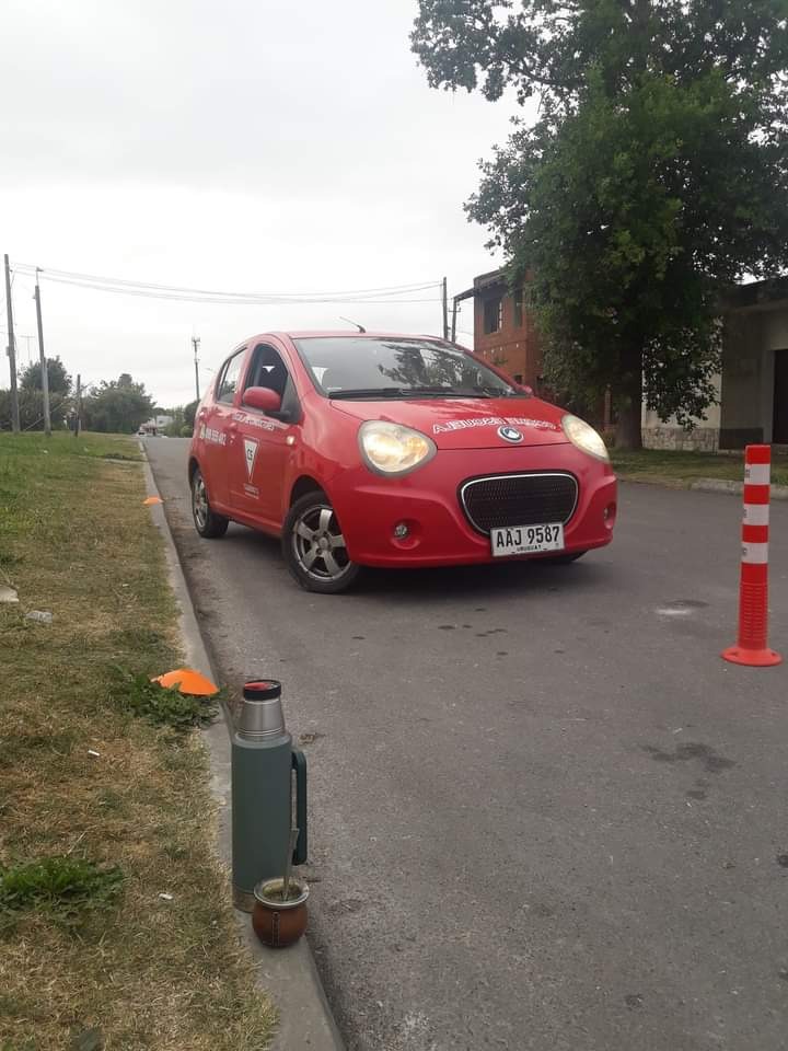 INSTRUCTOR DE MANEJO NICOLAS PONS  