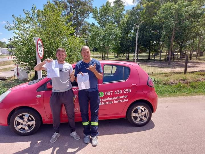 INSTRUCTOR DE MANEJO NICOLAS PONS  