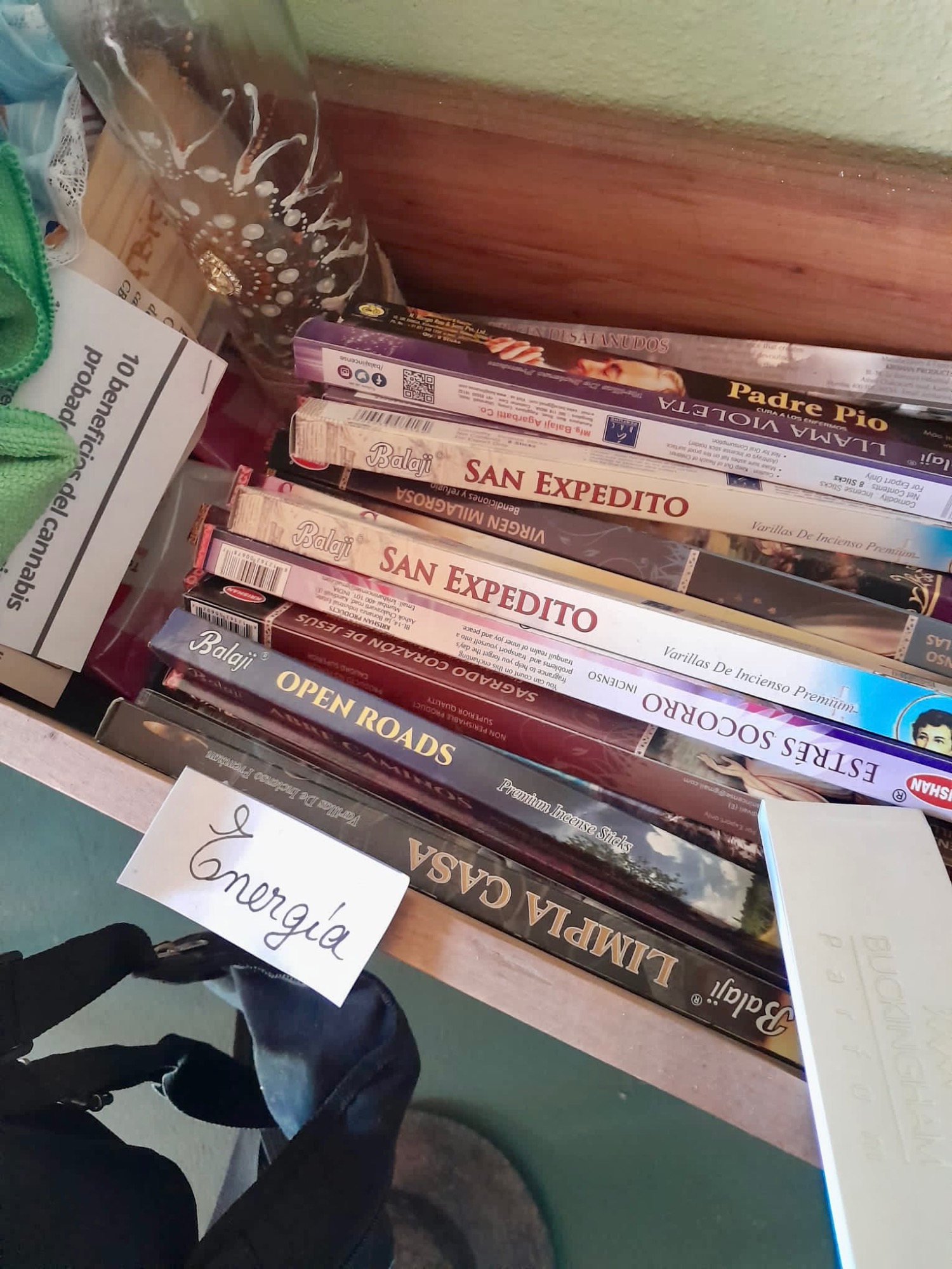 AURICULOTERAPIA HAKELN  