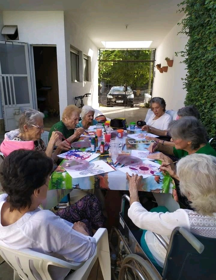 MI NUEVA FAMILIA Residencial Mi nueva familia  Residencial femenino 