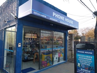 PHONE HOUSE 