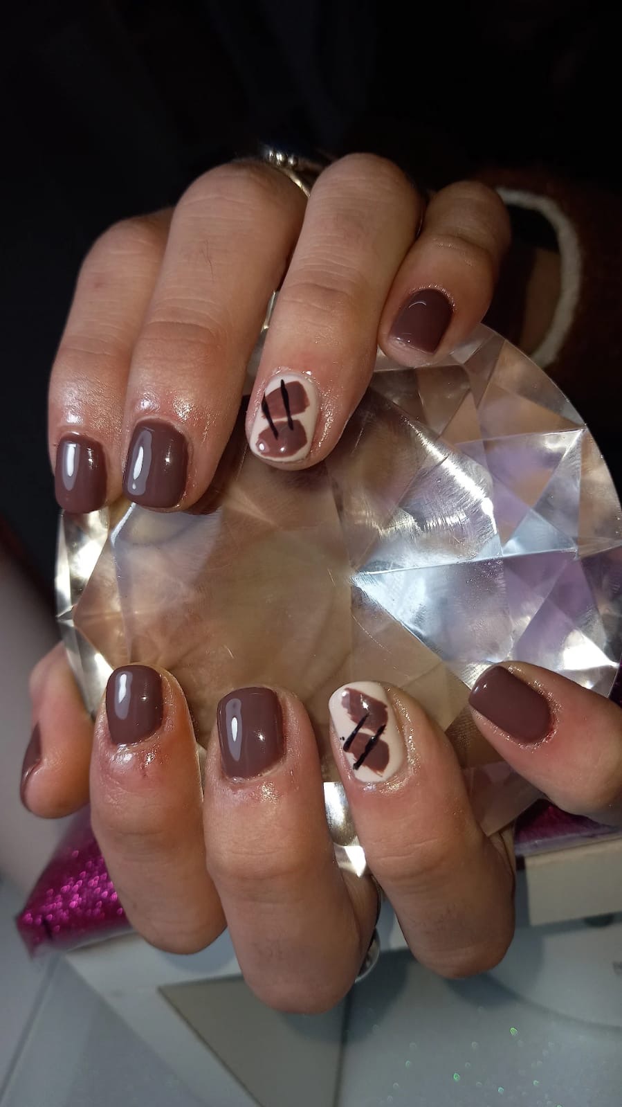 LAS PINDÓ BELLEZA Y OBSEQUIO Manicura  Esmaltado semipermanente 