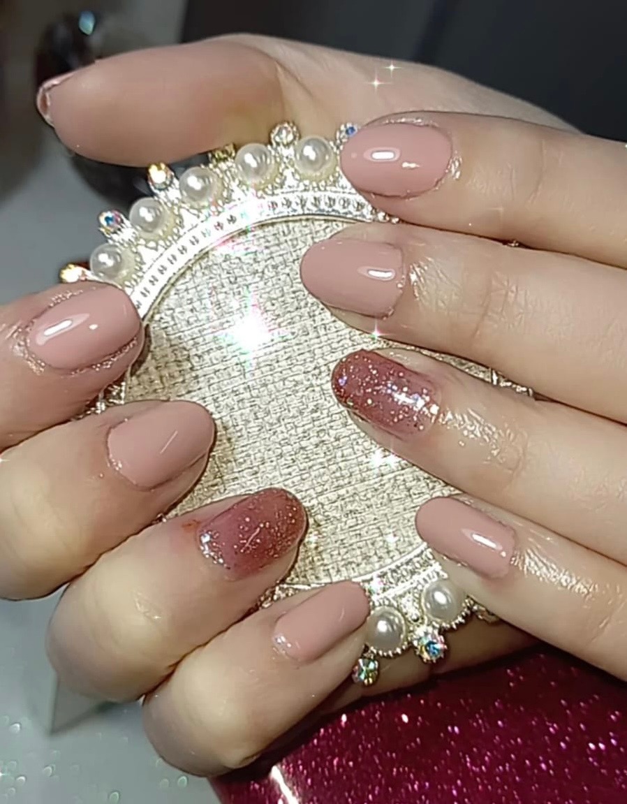 LAS PINDÓ BELLEZA Y OBSEQUIO Manicura  Esmaltado semipermanente 