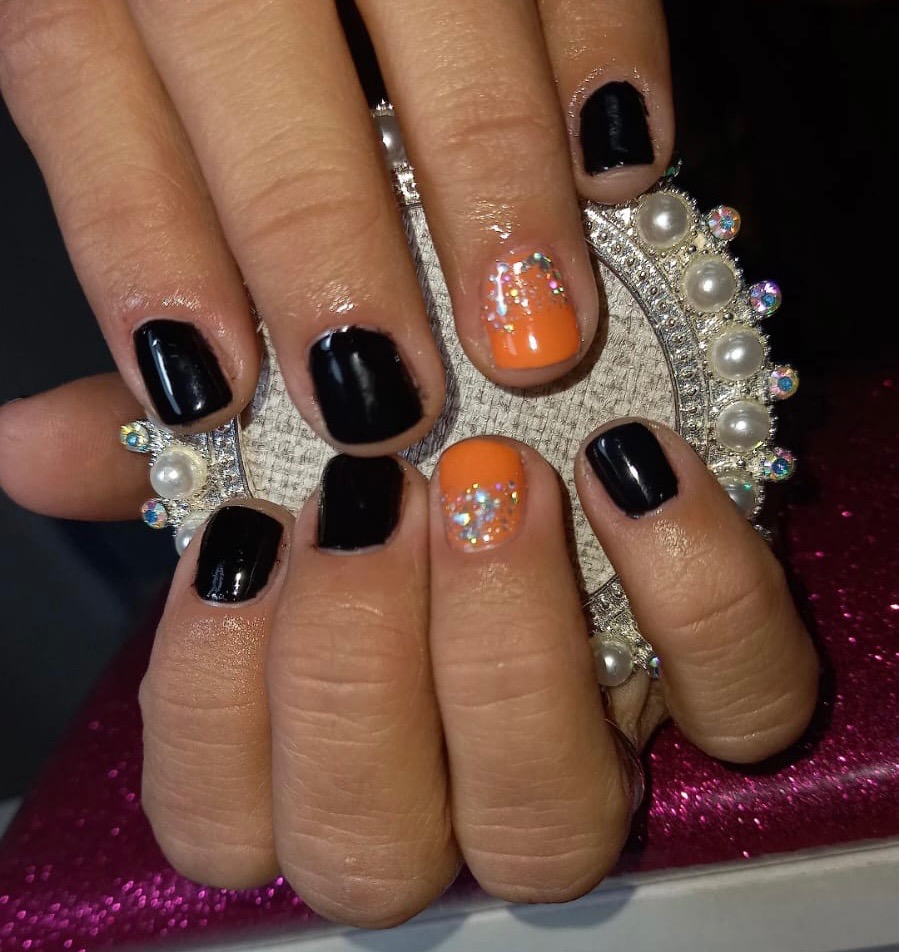 LAS PINDÓ BELLEZA Y OBSEQUIO Manicura  Esmaltado semipermanente 