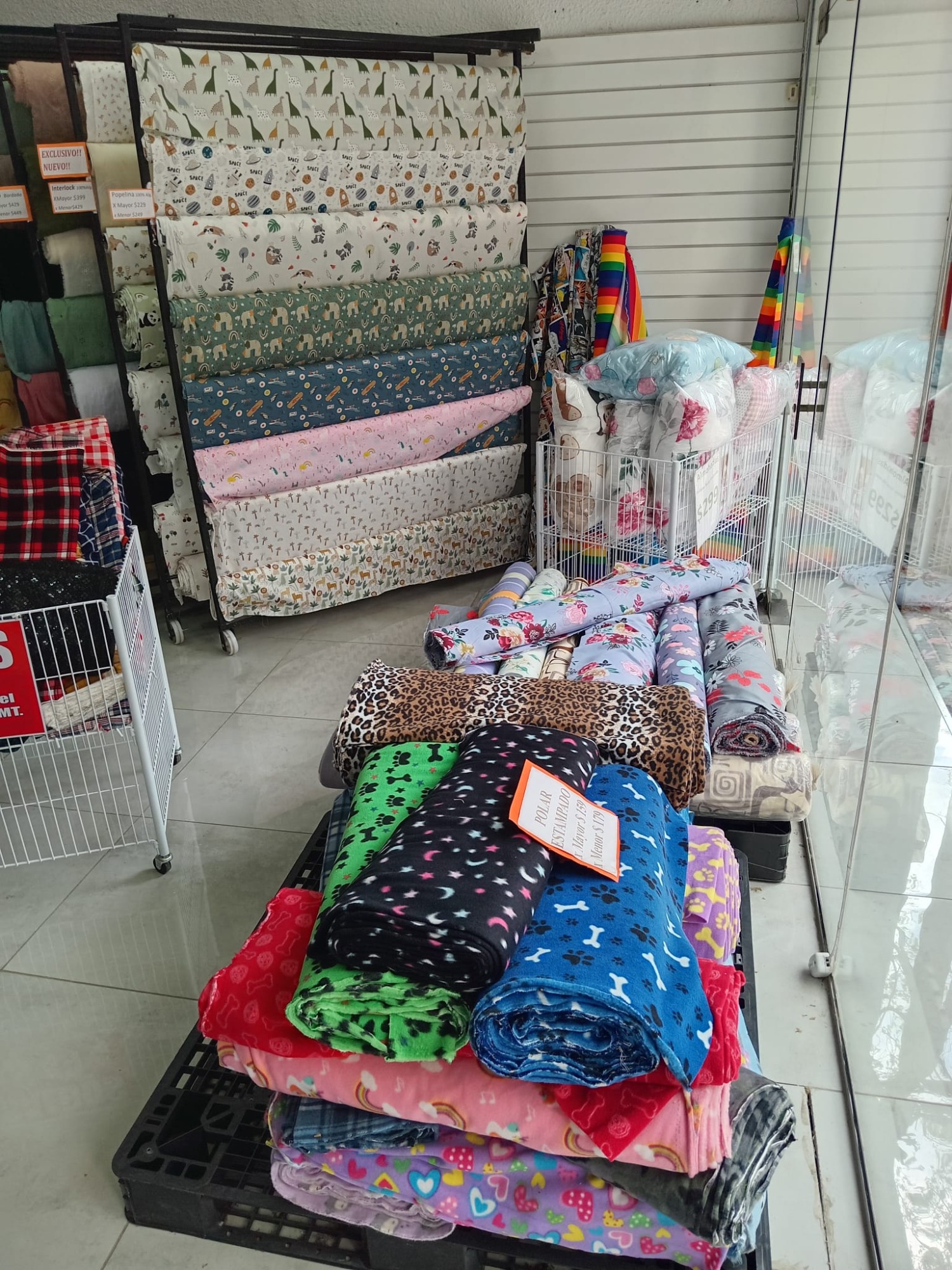 CENTRO TEXTIL CENTRO TEXTIL TELAS
CORTINADOS
TELARES
TELAS PLASTICAS
FIELTROS
