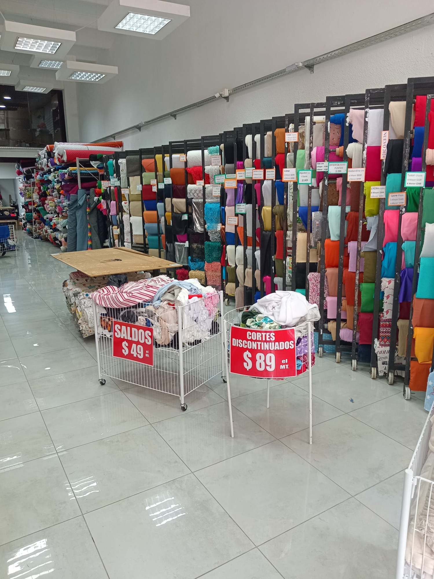 CENTRO TEXTIL CENTRO TEXTIL TELAS
CORTINADOS
TELARES
TELAS PLASTICAS
FIELTROS
