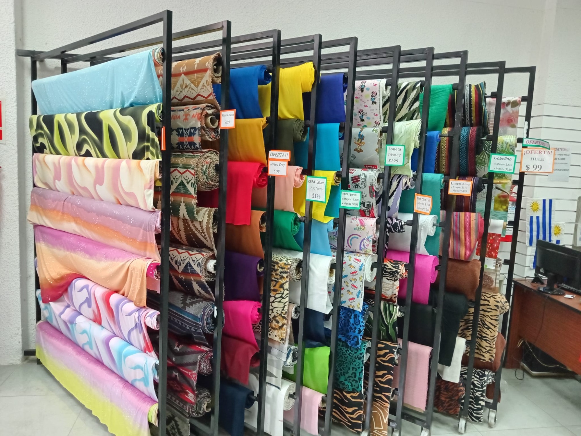 CENTRO TEXTIL CENTRO TEXTIL TELAS
CORTINADOS
TELARES
TELAS PLASTICAS
FIELTROS
