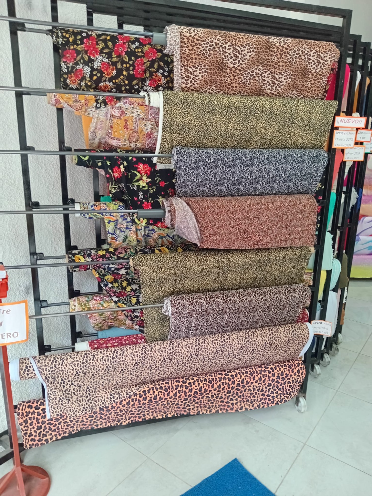 CENTRO TEXTIL CENTRO TEXTIL TELAS
CORTINADOS
TELARES
TELAS PLASTICAS
FIELTROS
