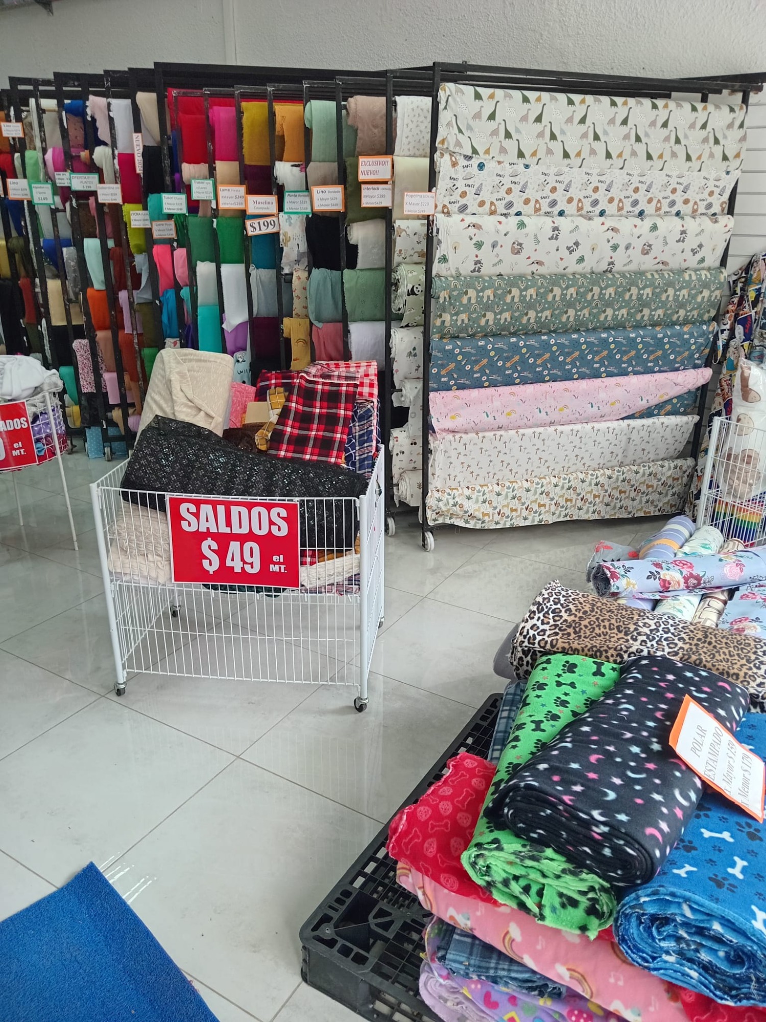 CENTRO TEXTIL CENTRO TEXTIL TELAS
CORTINADOS
TELARES
TELAS PLASTICAS
FIELTROS
