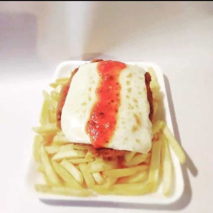 PIZZERIA LA ESTACION PIZZERIA LA ESTACION  Milanesa con fritas 