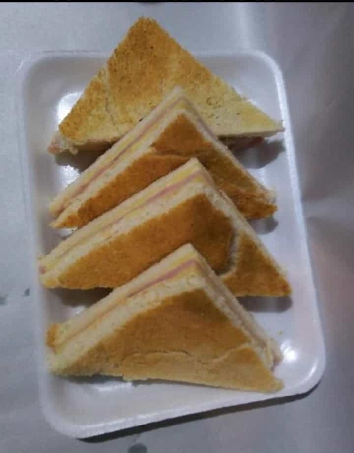 PIZZERIA LA ESTACION PIZZERIA LA ESTACION  Sandwiches 