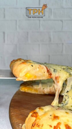 THE PIZZA HOUSE MELO Muzza