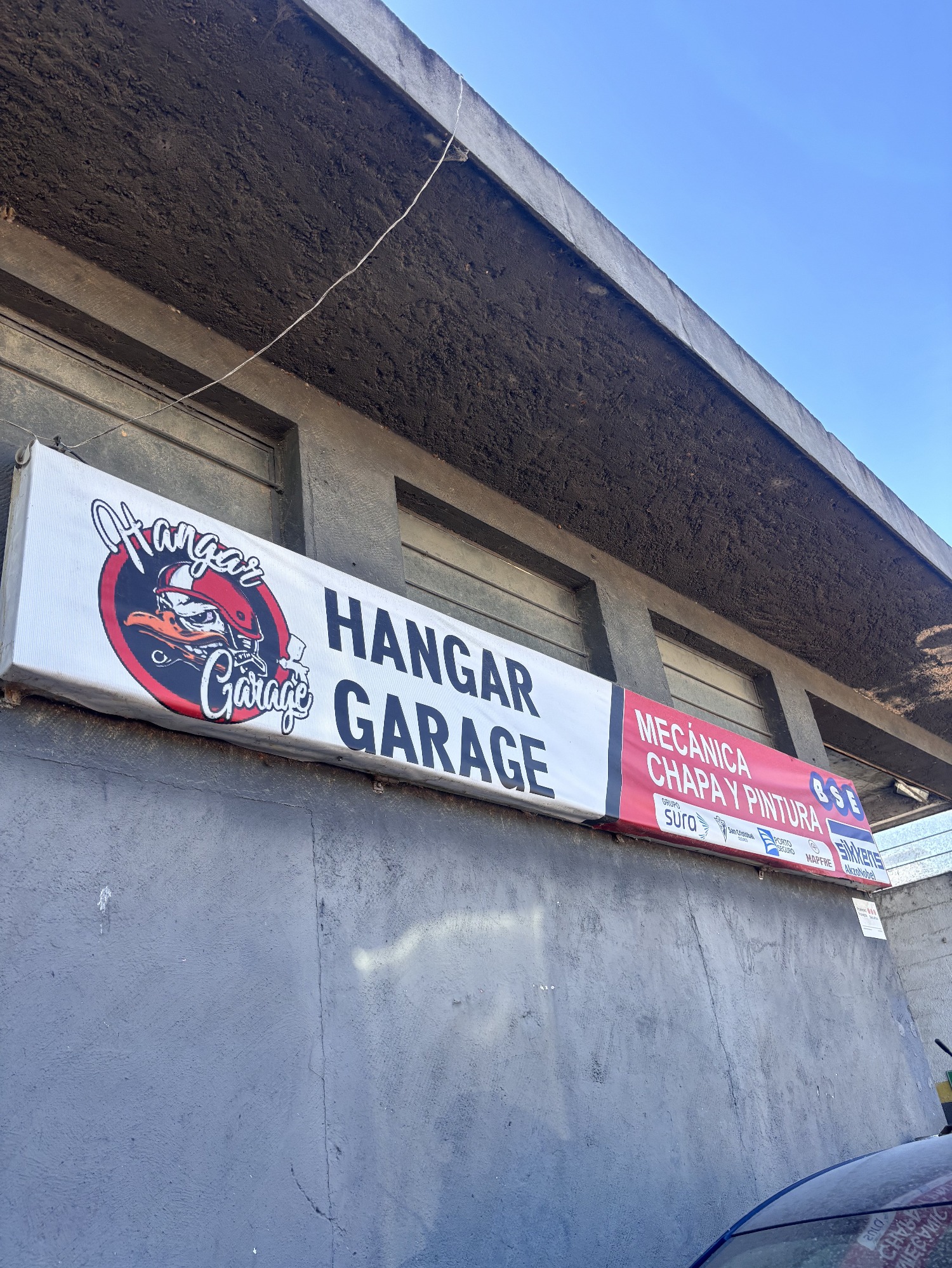 HANGAR GARAGE  