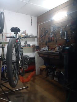 TALLER DE BICICLETAS L y V 
