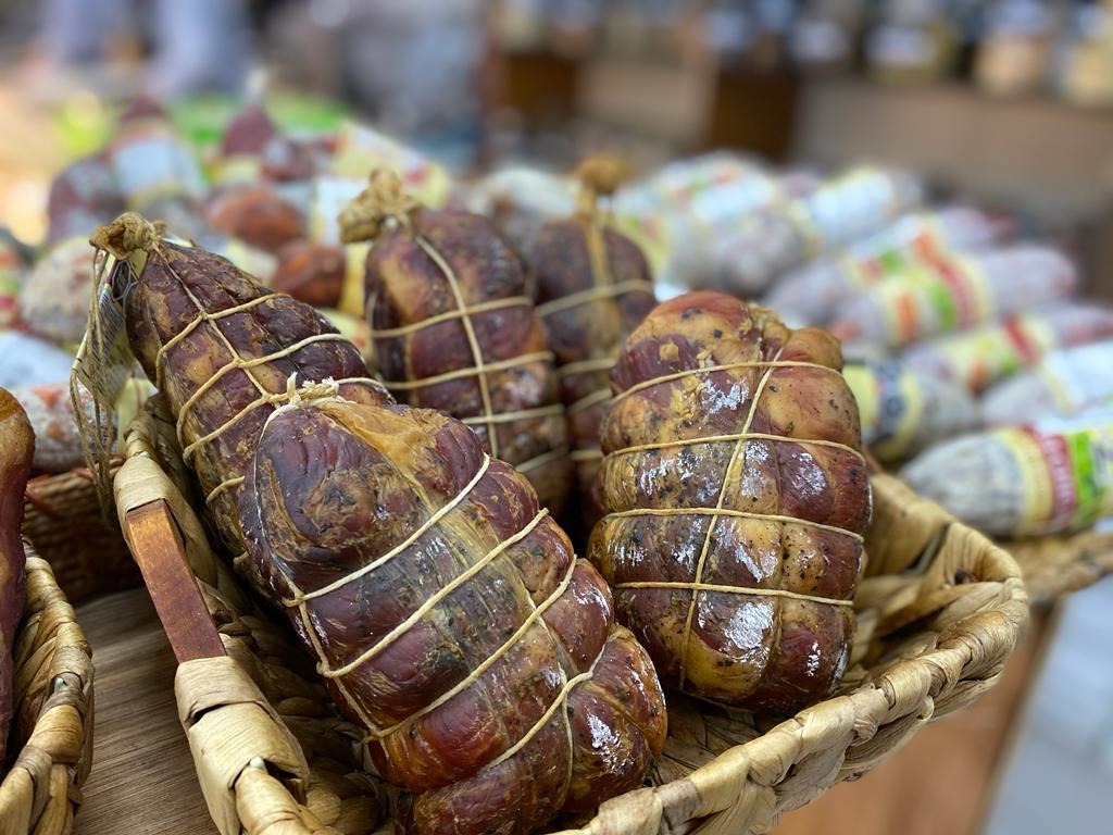 FIAMBRERÍA Y ALMACEN DON CARLOS  