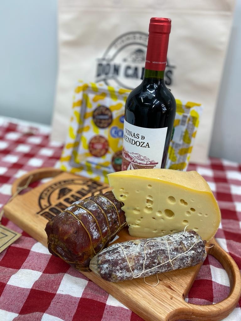 FIAMBRERÍA Y ALMACEN DON CARLOS  