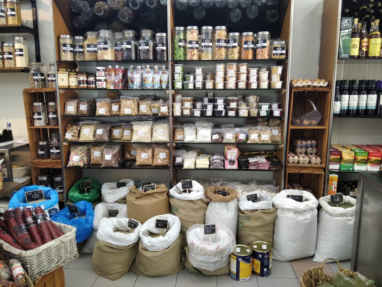 FIAMBRERÍA Y ALMACEN DON CARLOS  