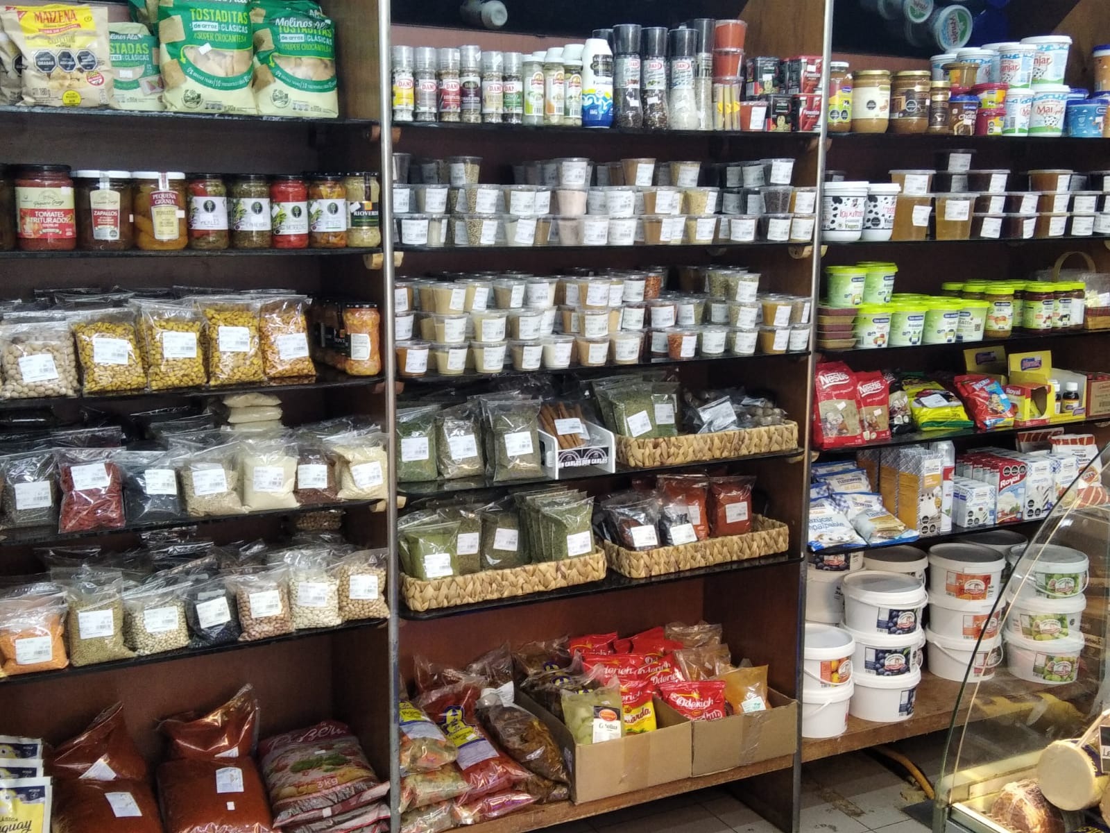 FIAMBRERÍA Y ALMACEN DON CARLOS  