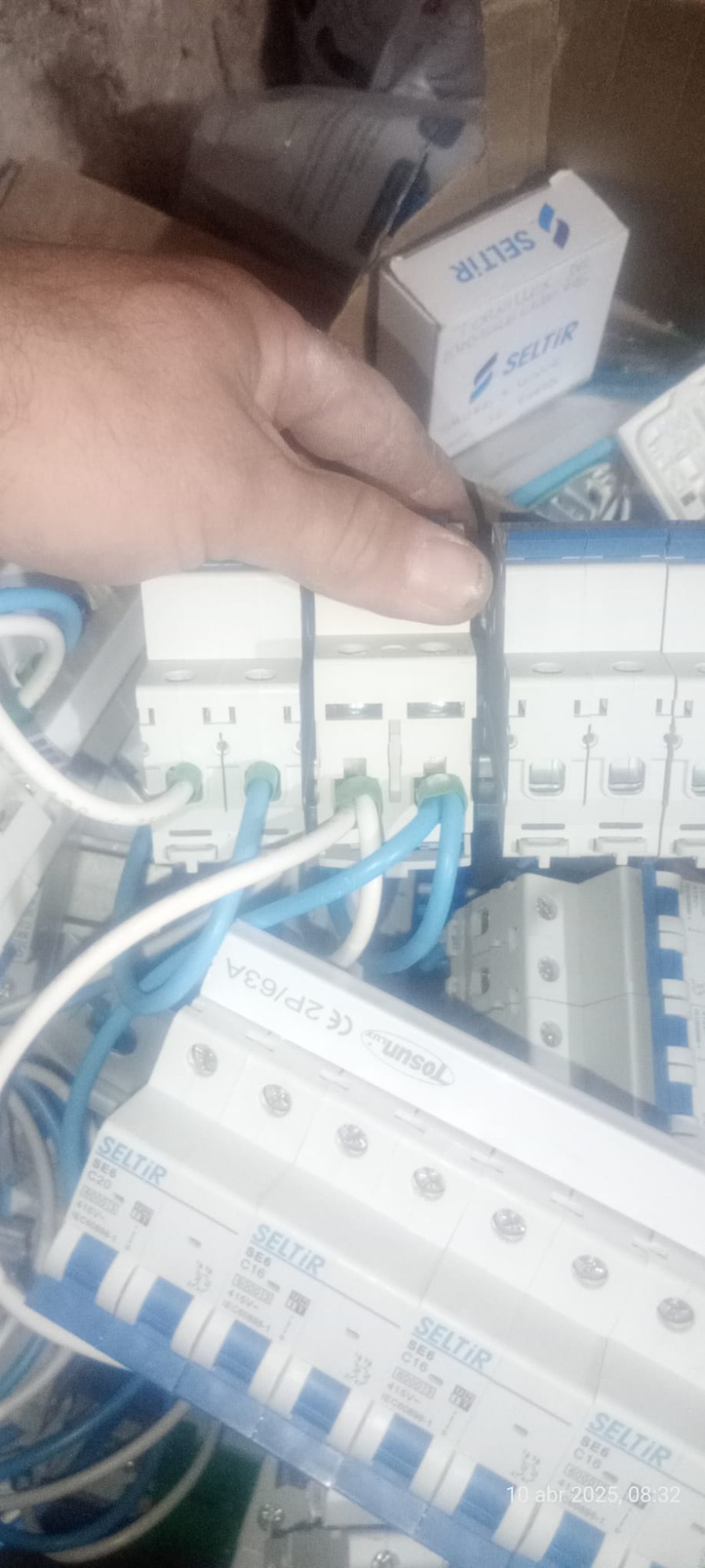 Lujo Soluciones en Mantenimiento Lujo Soluciones en Mantenimiento REFORMAS VIVIENDAS
REPARACIONES AIRE ACONDICIONADO