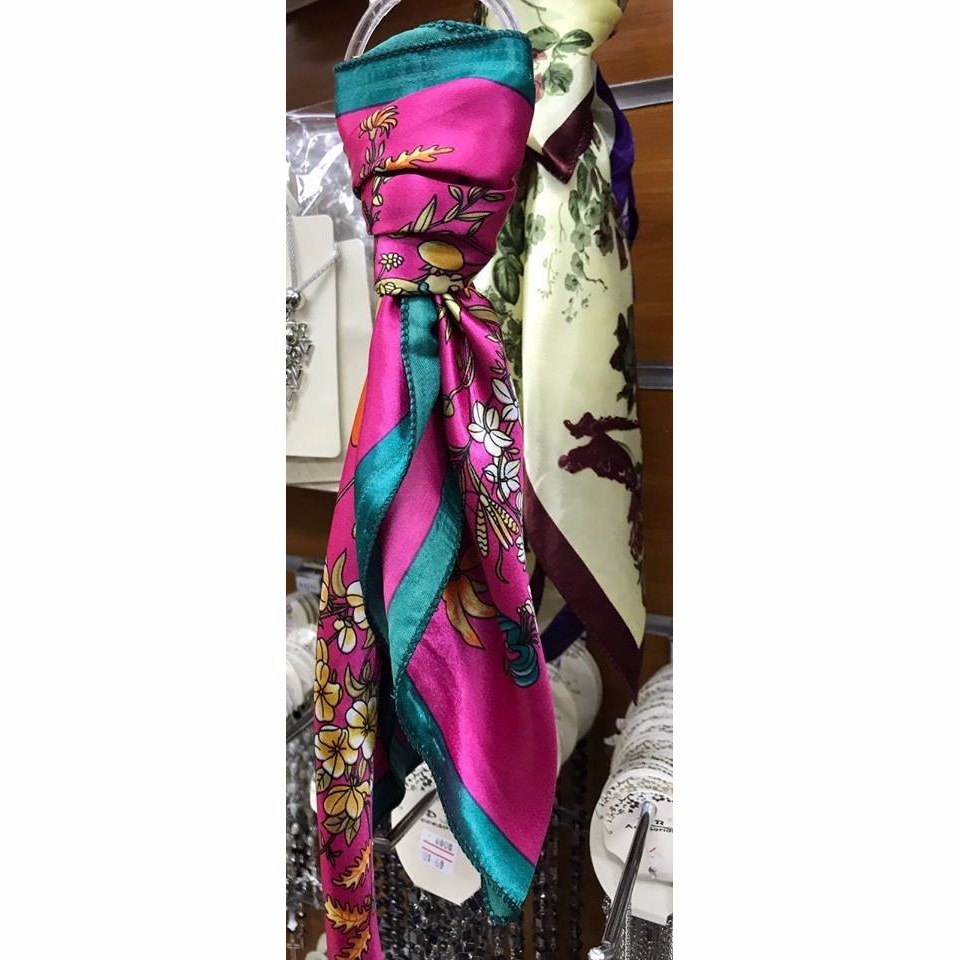 CUATRO SOLES Pañuelos de seda 