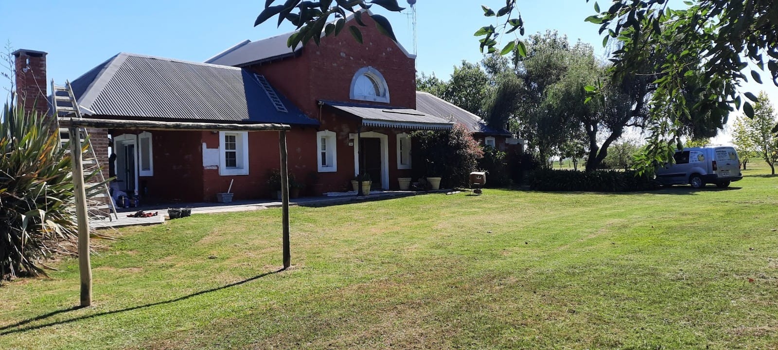 PINTURAS HUGO MARZOA  